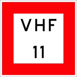 B.11.b Kötelező rádiókapcsolat adott URH-csatornán hajózási tábla