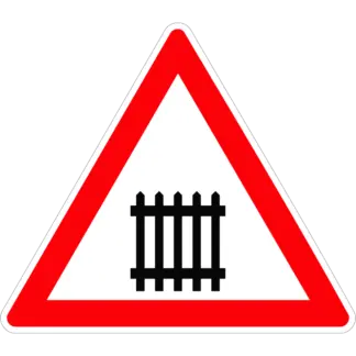Sorompóval biztosított vasúti átjáró KRESZ közlekedési tábla