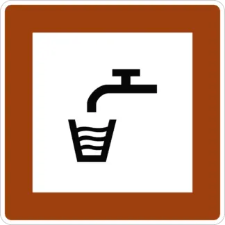 Iható víz KRESZ közlekedési tábla