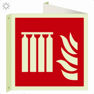 Rögzített tűzoltókészülék-telep utánvilágító tábla